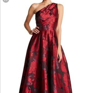 Stunning Carmen Marc Valvo Ball Gown Size 00